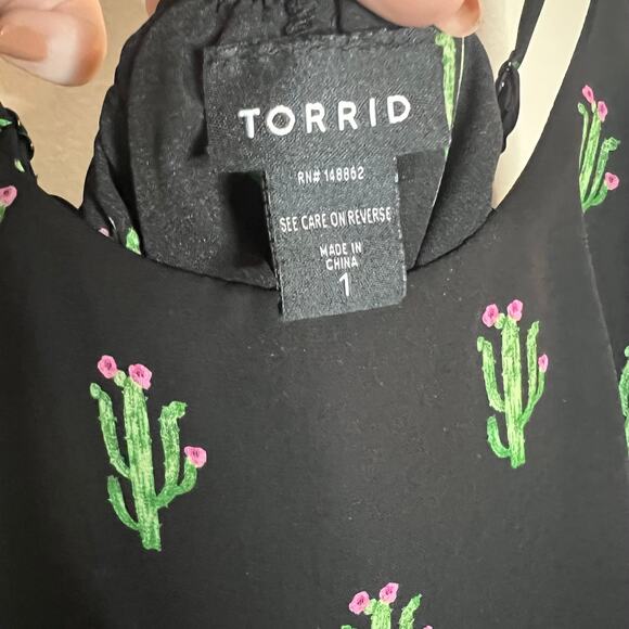 Torrid Black Cactus Chiffon ruffle Tank Size 1 1X 16 - Picture 5 of 8